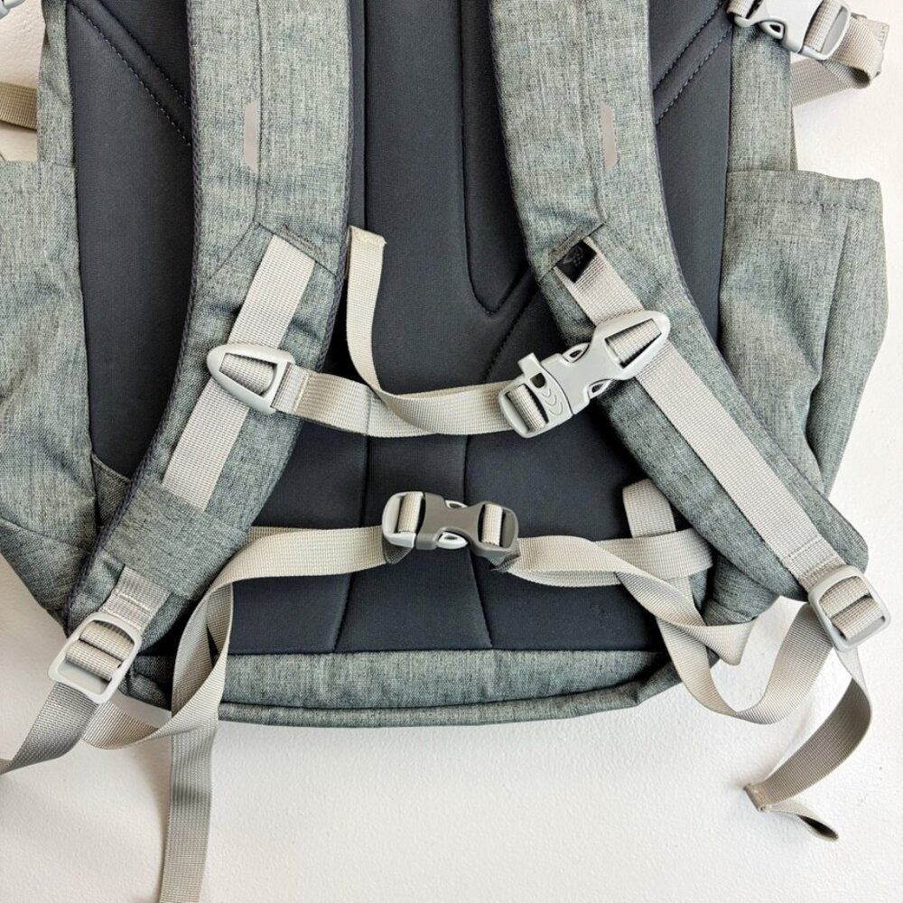 MOUNTAIN HARDWEAR Agami 27L Backpack Gray Mint Green Womens Daypack Hiking Camp - Picture 9 of 16